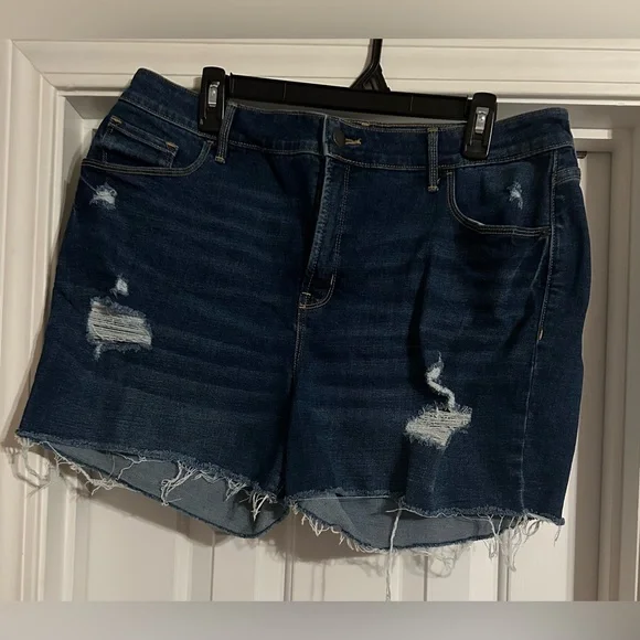Old Navy Distressed Cut-off High-Rise Blue Jean Shorts with Secret-Slim Pockets - Picture 3 of 3